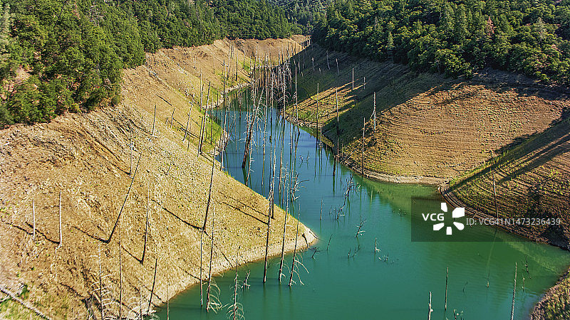 沙斯塔湖入水口图片素材