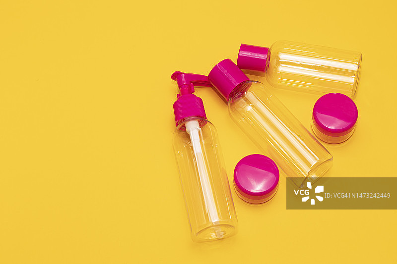 旅行液体分装瓶套装，乳霜洗漱美容套装图片素材