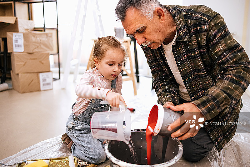 我喜欢和我的父亲一起工作图片素材