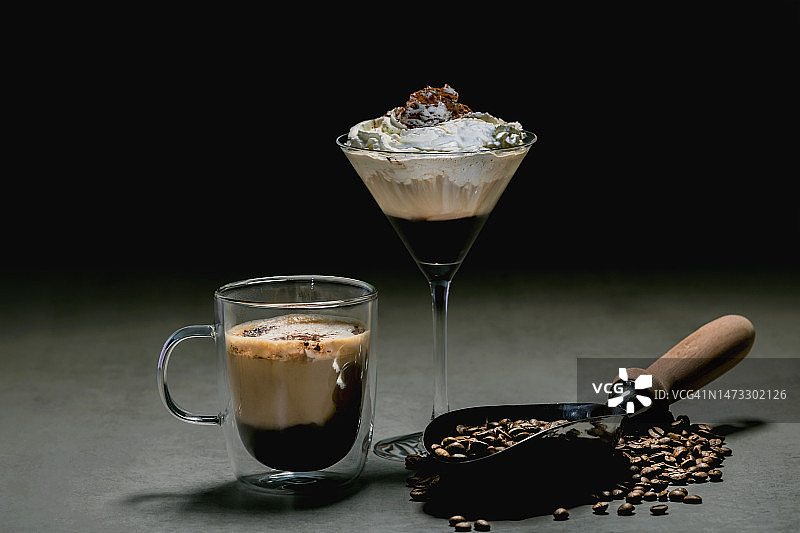 咖啡、奶油和咖啡豆特写图片素材