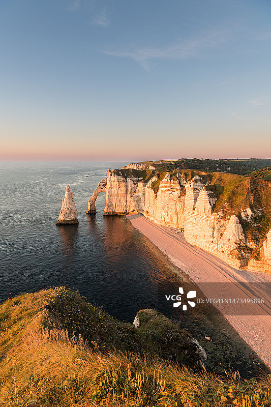 法国诺曼底埃特勒塔阿瓦勒拱门日落景色图片素材