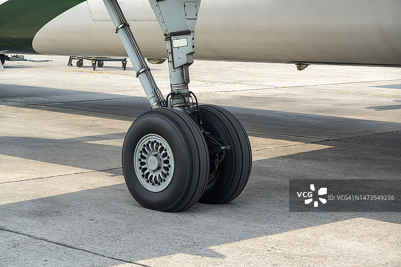 飞机的起落架图片素材