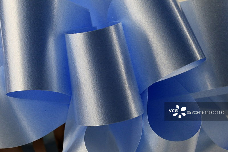 蓝色帽饰丝带图片素材