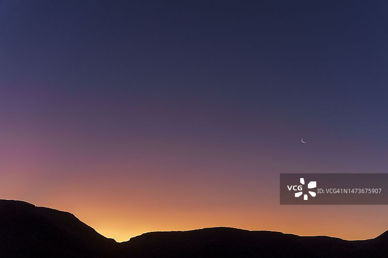 南非西开普省卡鲁国家公园的日落美景图片素材