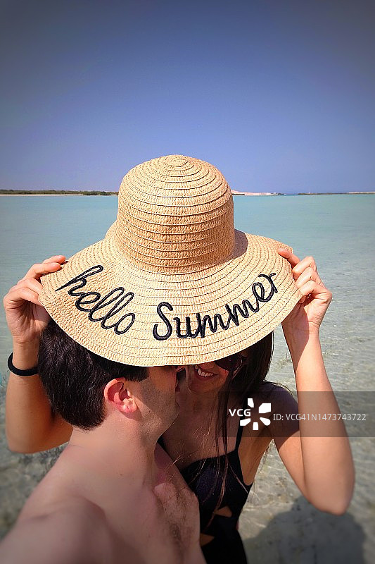 情侣度假图片素材