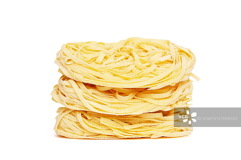 白色背景上的自制意大利面图片素材