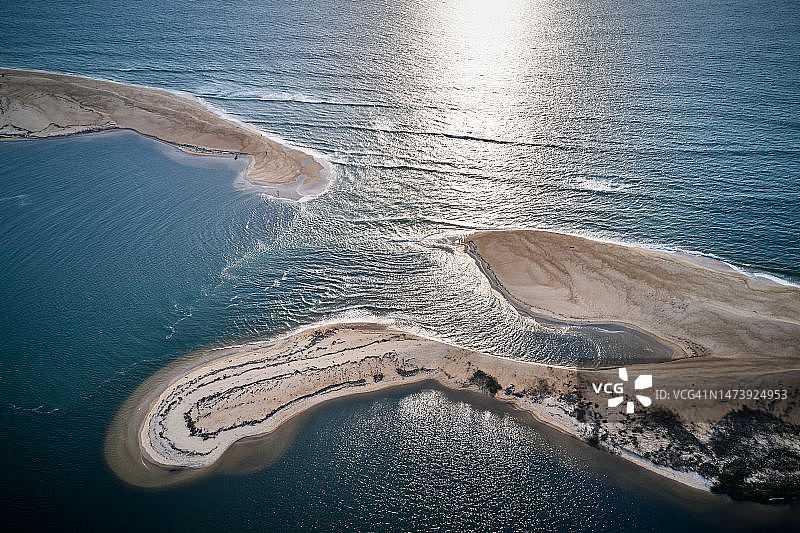 利比里亚海岸两个近海沙洲的俯视图图片素材