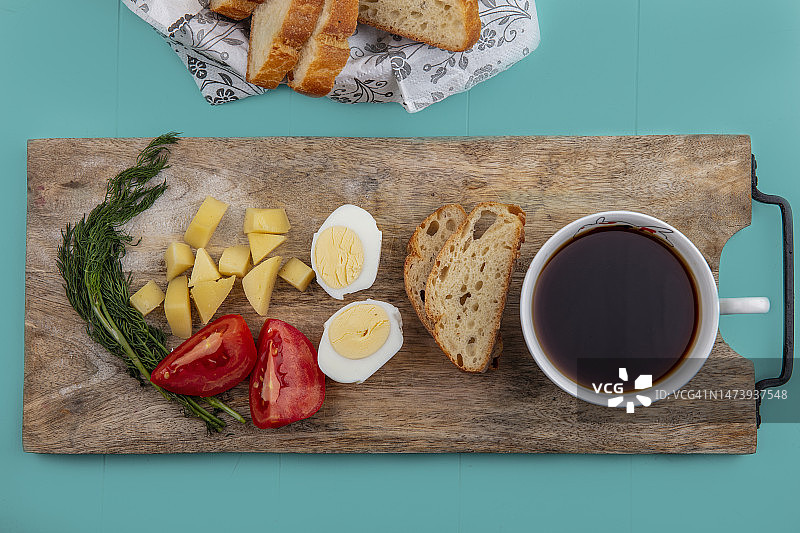 鸡蛋番茄土豆莳萝早餐组合俯视图图片素材