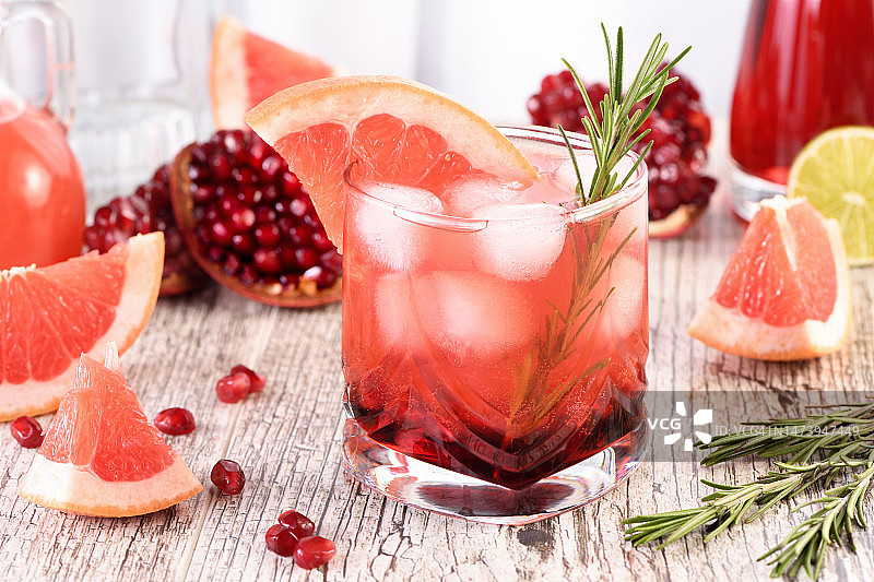 乌克兰：饮品与水果特写图片素材