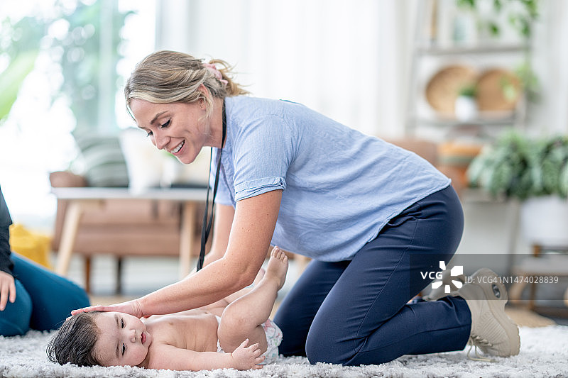 产后理疗图片素材