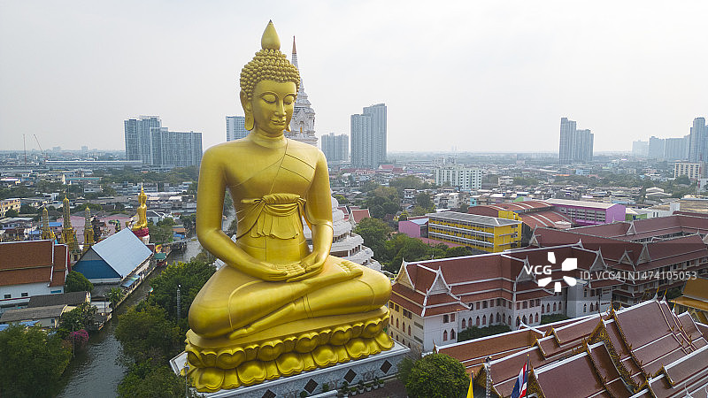 帕南寺和佛像鸟瞰图片素材