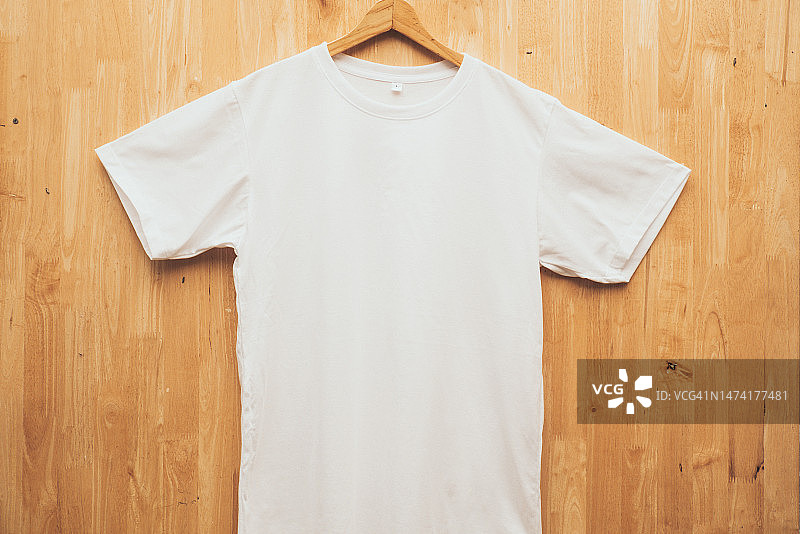 白色短袖T恤圆领样机（正面图）图片素材