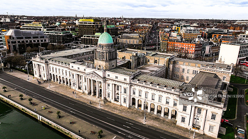 爱尔兰都柏林利菲河与市中心航拍景观图片素材