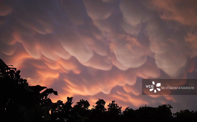 乳状云图片素材