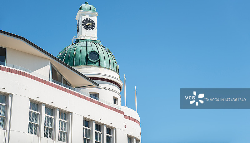 新西兰北岛内皮尔市中心的装饰艺术塔图片素材