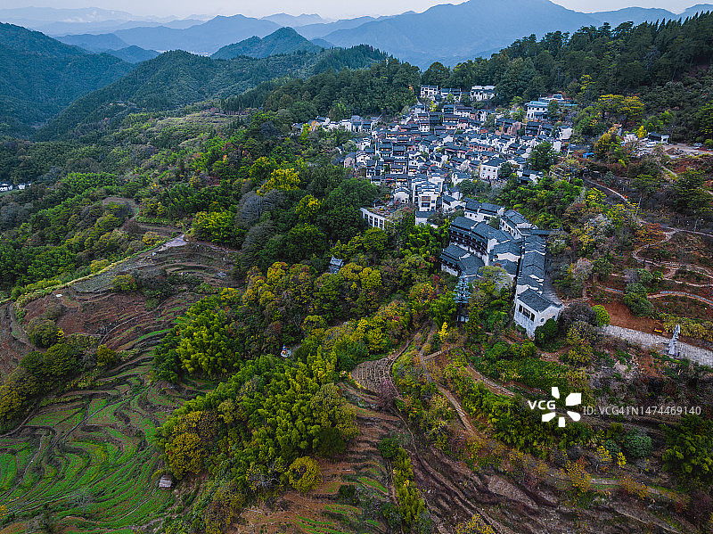 江西省篁岭旅游度假区的秋色图片素材