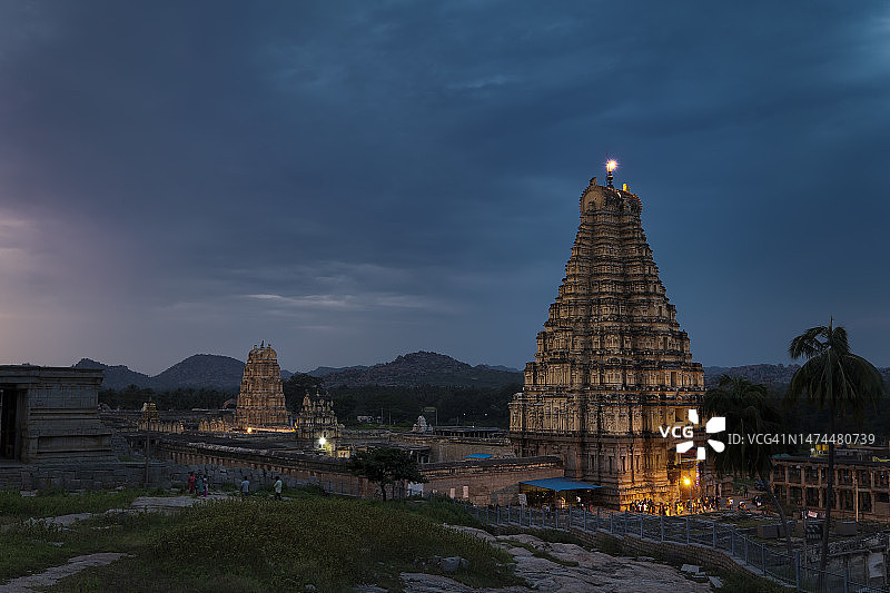 印度卡纳塔克邦亨比的维鲁帕克沙神庙图片素材