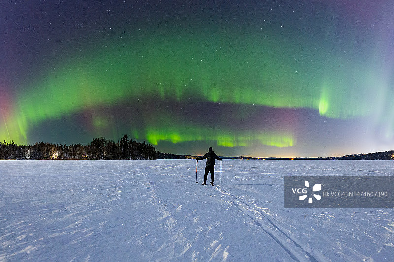 芬兰东部罕见大气现象：北极光图片素材