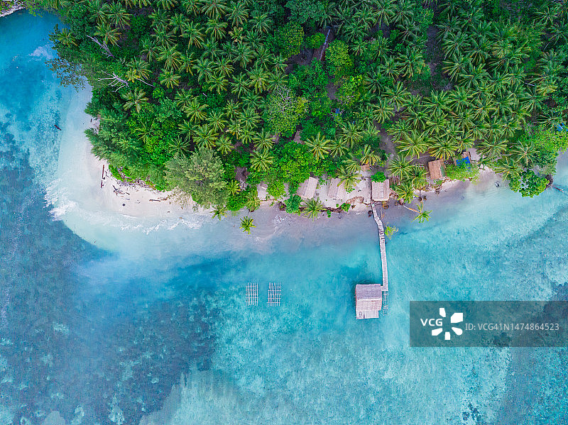 热带泻湖度假村鸟瞰图图片素材