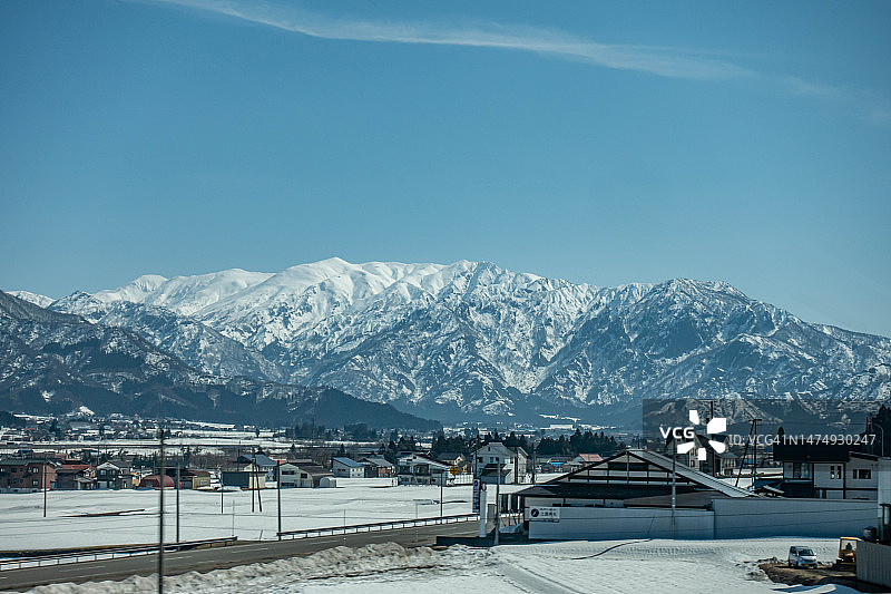 日本新泻县的雪山图片素材