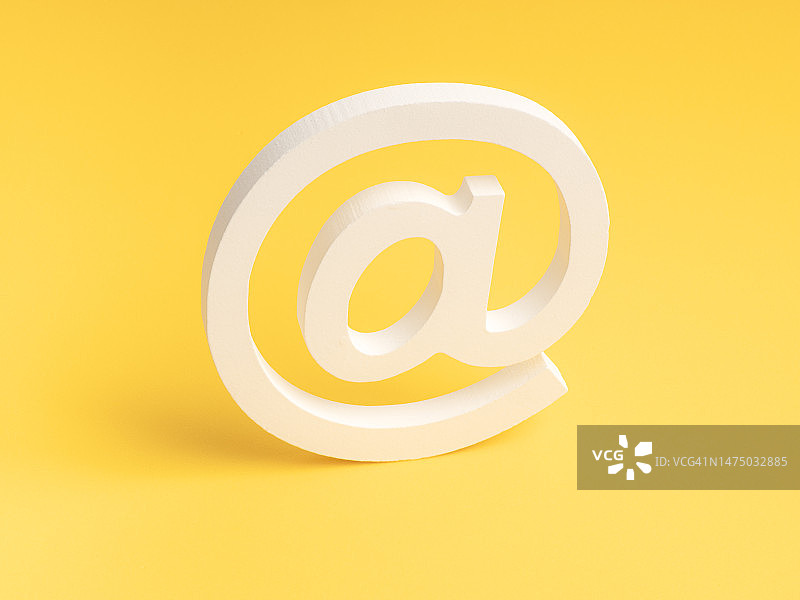 橙色背景上的白色@符号：Arroba，3D，邮箱图片素材