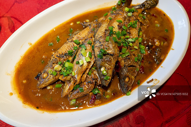 红烧小河鱼图片素材