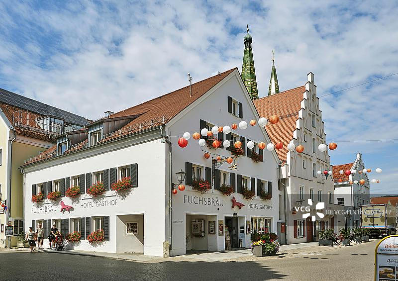 德国巴伐利亚州艾希施泰特县拜尔恩格里斯老城区的 Fuchsbraeu 酒店图片素材