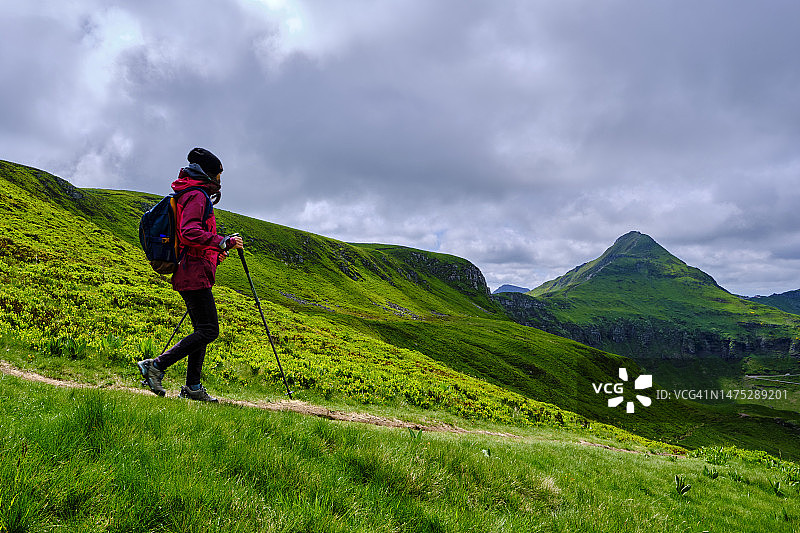 法国康塔尔奥弗涅火山地区自然公园康塔尔山脉图片素材