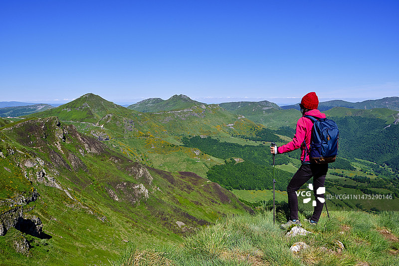 法国康塔尔奥弗涅火山地区自然公园康塔尔山脉图片素材