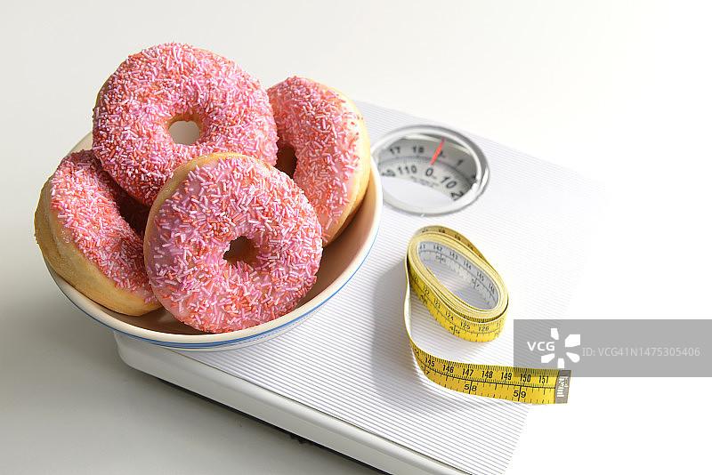 甜甜圈和卷尺图片素材