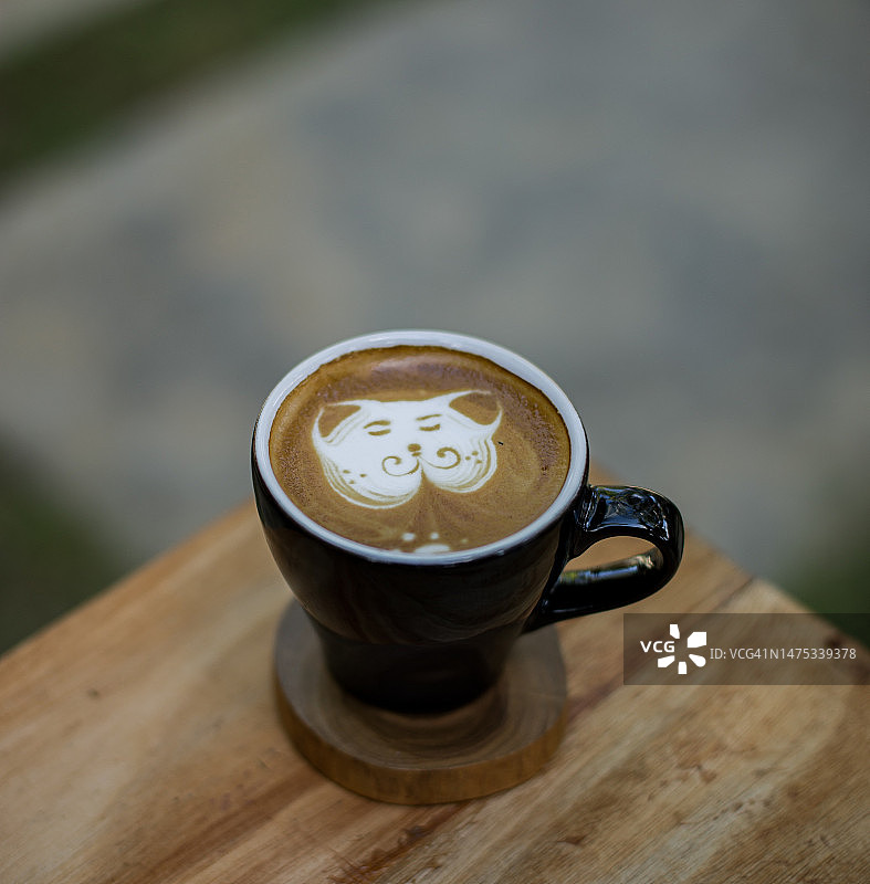 桌子上的咖啡俯视图，印度尼西亚图片素材