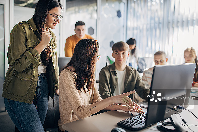 信息技术学校的学生图片素材
