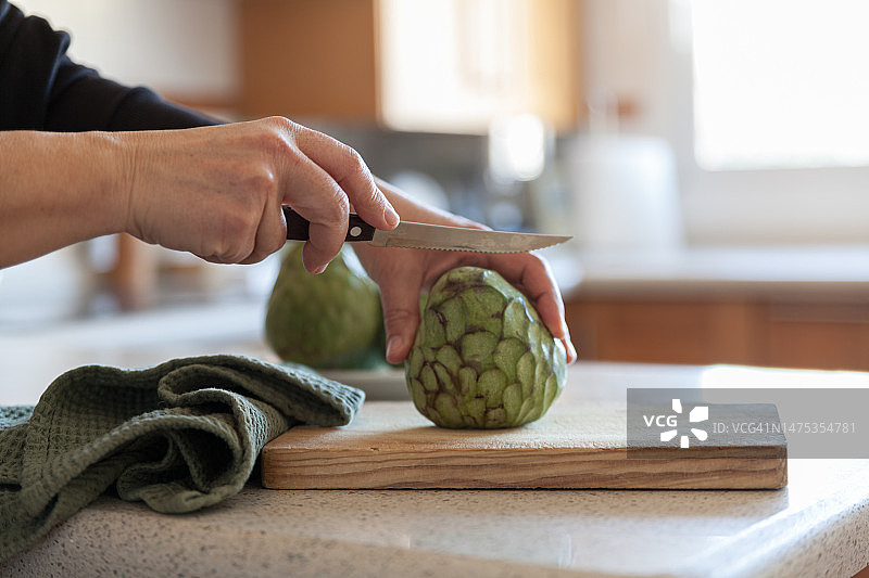 切开番荔枝图片素材