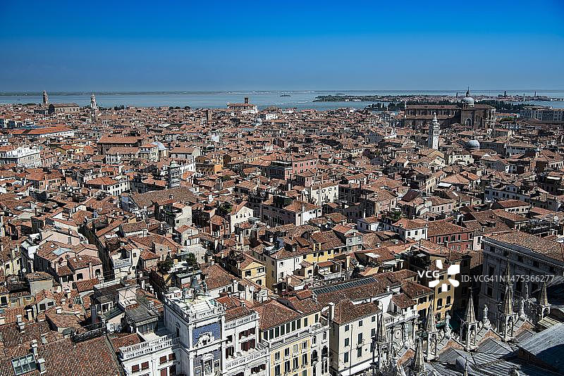 从圣马可钟楼中心望向威尼斯卡纳雷吉欧区图片素材