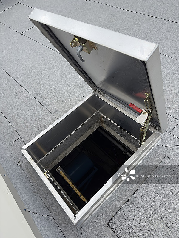 用于外部通道的屋顶舱门图片素材