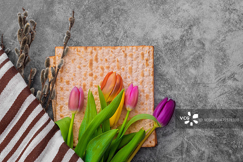 犹太节日逾越节，符合逾越节犹太教规的无酵饼图片素材