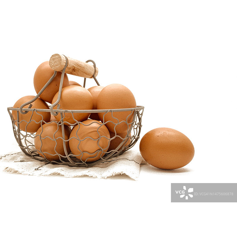 印度尼西亚白色背景上的鸡蛋特写图片素材