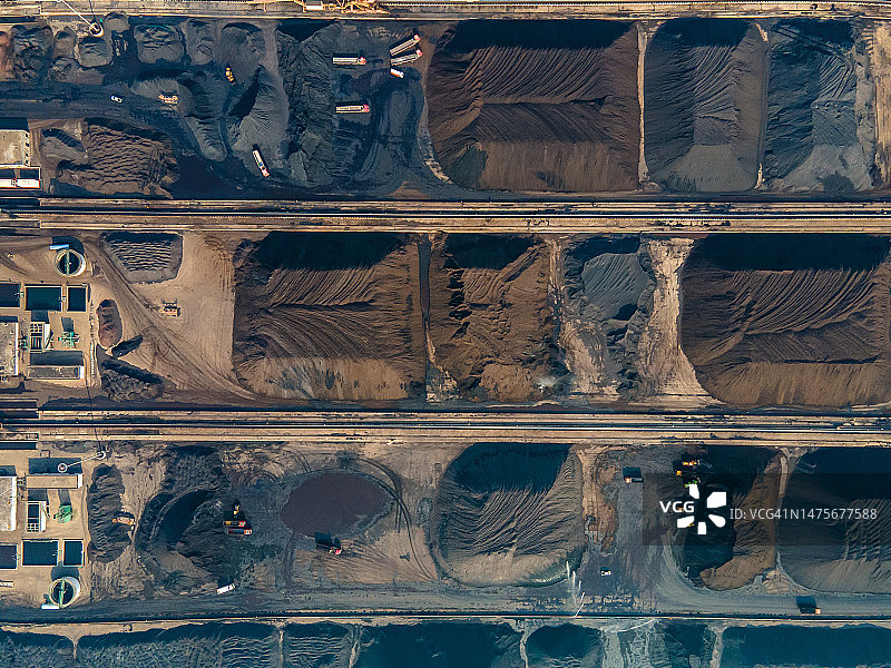 煤炭加工厂机械作业鸟瞰图片素材