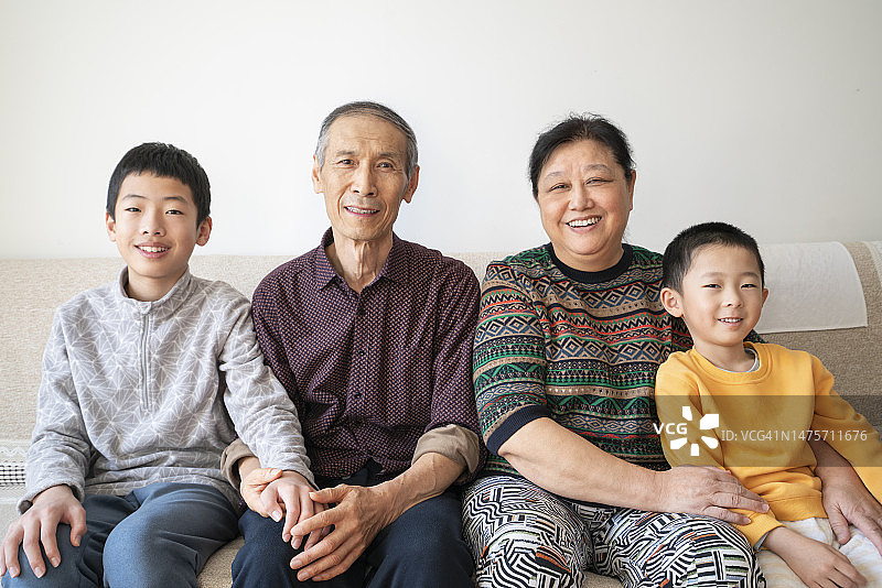 祖父母和孙辈图片素材