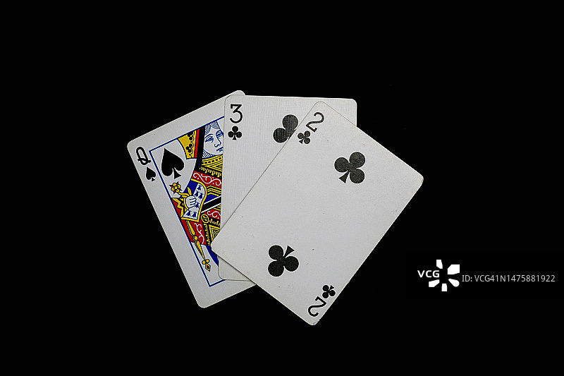 黑色背景上的女王和数字卡片图片素材