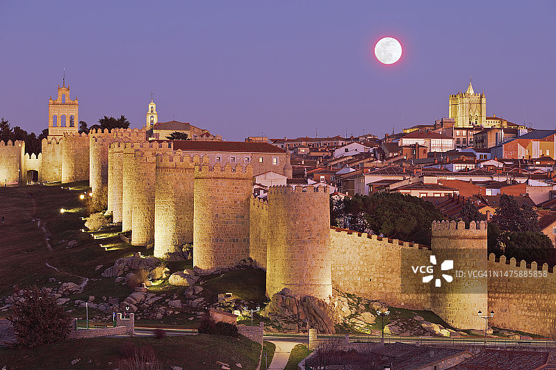西班牙阿维拉天际线图片素材