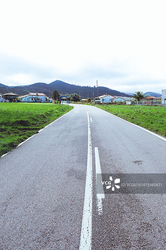 道路上的递减透视图片素材