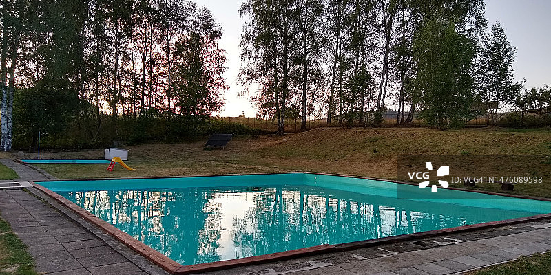 游泳池图片素材