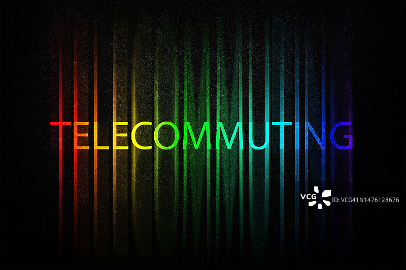 霓虹灯中的远程办公消息图片素材