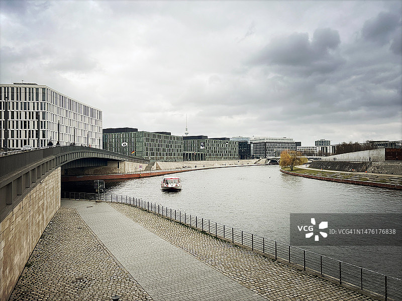 施普雷河畔的柏林建筑图片素材