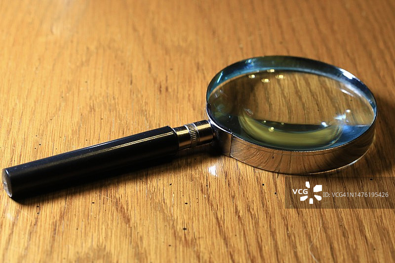 带复制空间的放大镜特写图片素材