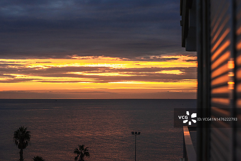西班牙安达卢西亚阳台上的美丽日出图片素材