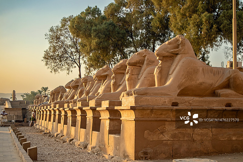 卡尔纳克神庙狮身人面像大道图片素材
