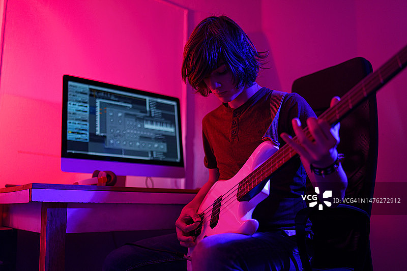 贝斯手摇头图片素材