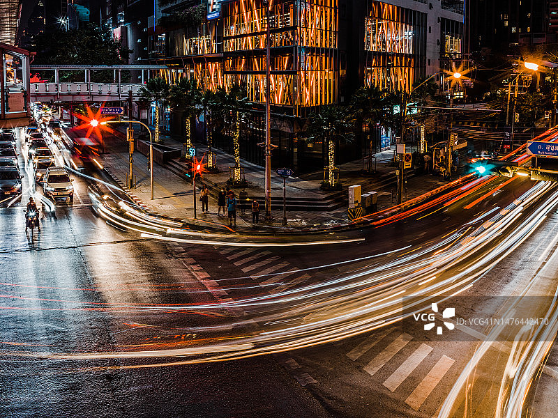 曼谷交通灯光轨迹图片素材
